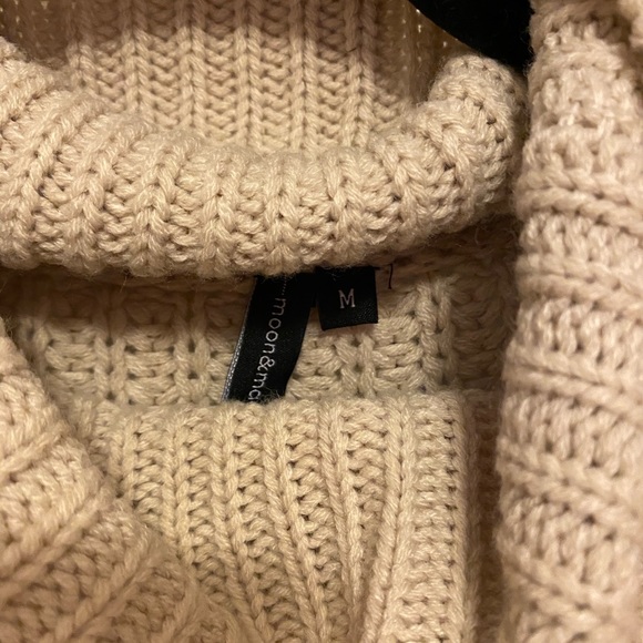 Chunky cable knit sweater - Picture 2 of 3